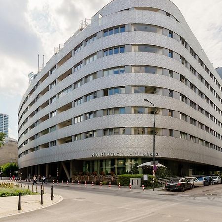 Deluxe Apartment Wronia 45 With Ac, Parking & Balcony By Renters Prestige Warschau Exterior foto