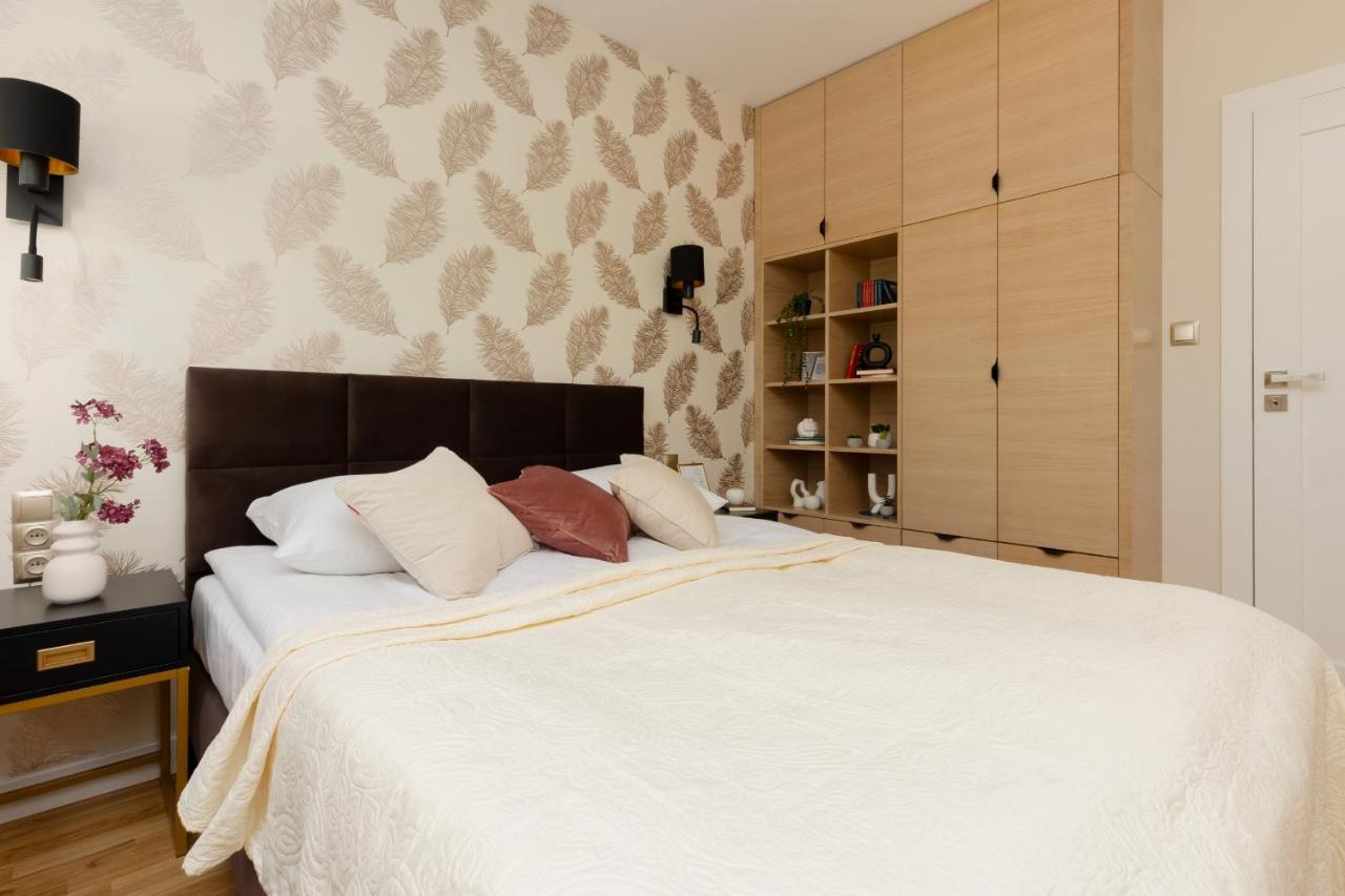 Deluxe Apartment Wronia 45 With Ac, Parking & Balcony By Renters Prestige Warschau Exterior foto